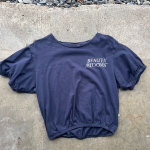 destination Navy blue cropped blouse with puffy sleeves size 158-164